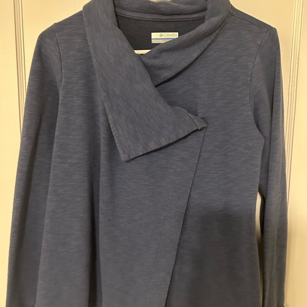 Columbia long sleeve button